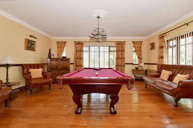 5 Bedroom Detached House with Equestrian Facilities