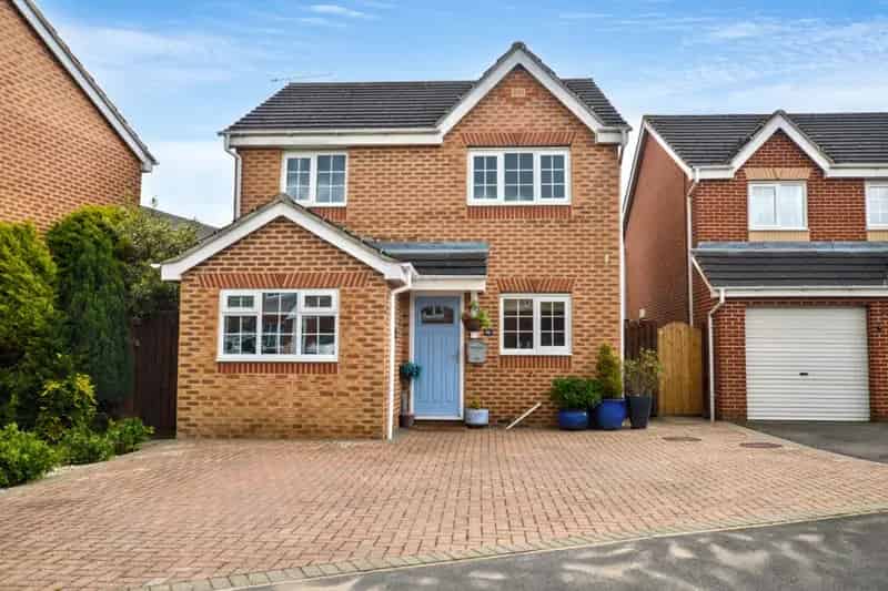 3-Bedroom House Peaceful Residential Area Spacious Family Home