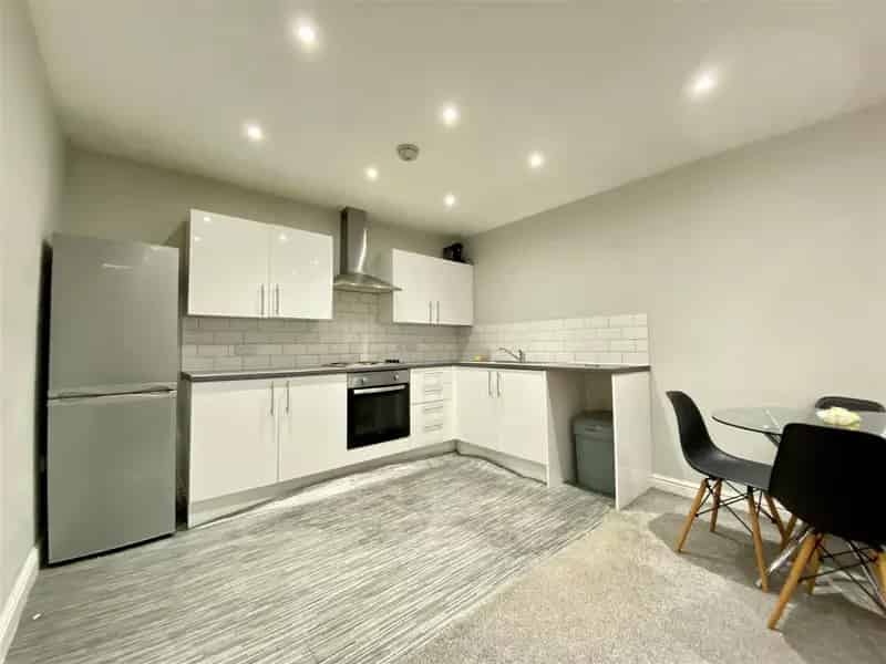 2 Bedroom Apartment House to Rent