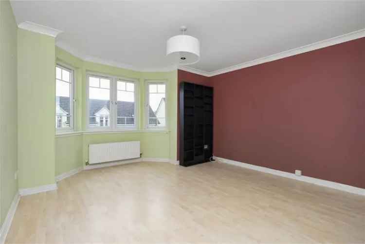 2 Bed Flat - Second Floor with 1 Reception Room