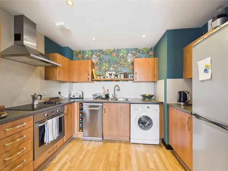 1 Bedroom Apartment Top Floor with Parking Breathtaking Views