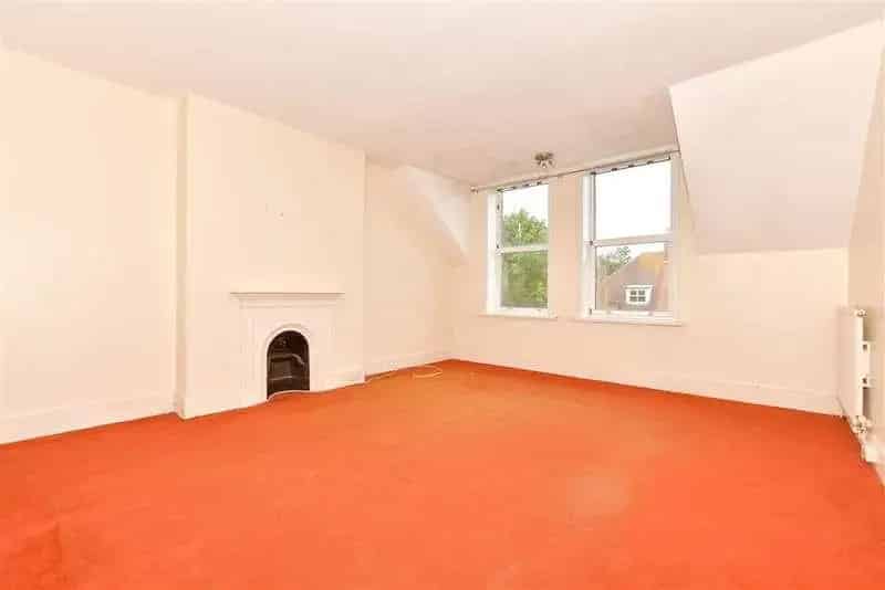 4 Bed Flat for Sale Folkestone - Spacious Apartment - Chain Free