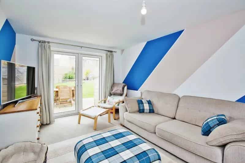 3 Bed House with Garage and Garden