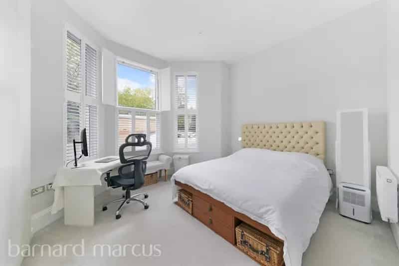 3 Double Bedroom Apartment Surbiton Near Train Station