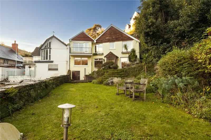 3 Bedroom Waterfront House Dartmouth