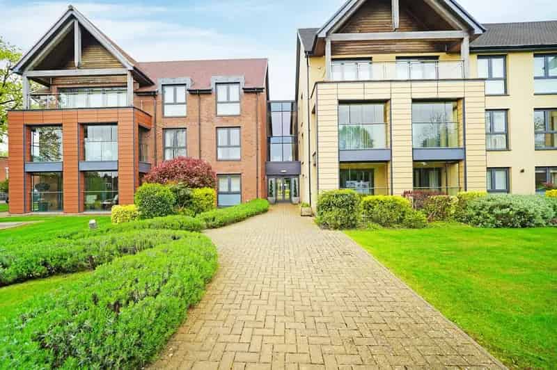 2 Bedroom Retirement Apartment Near Solihull Town Centre