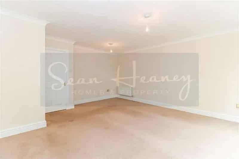 3 Bedroom Detached House for Sale Near Cockfosters