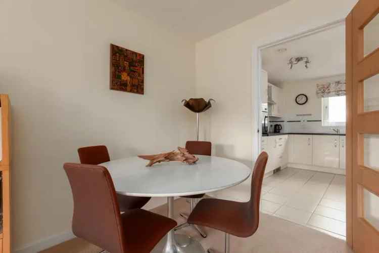 2 Bedroom Retirement Flat Morningside