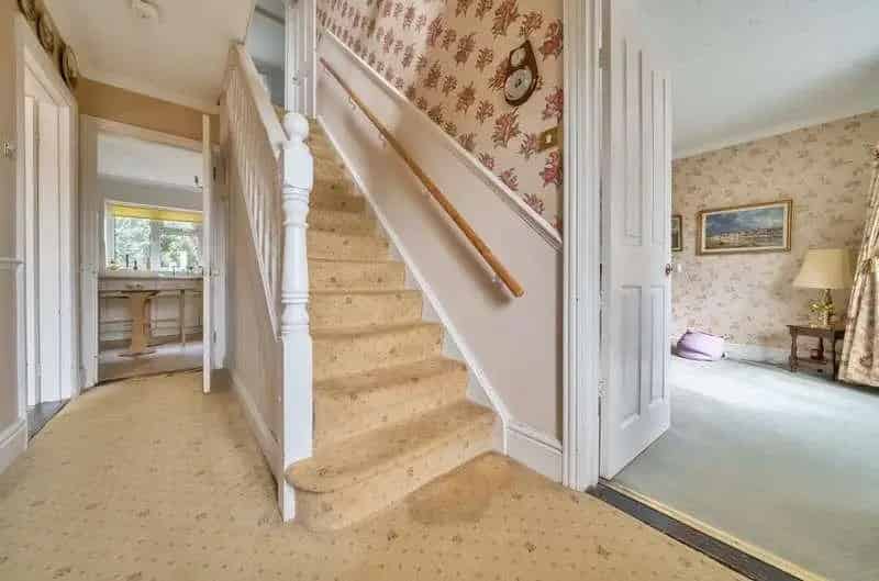 3 Bed Detached House for Sale in Oakhanger