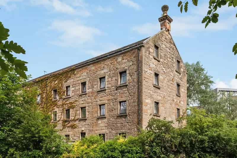 3 Bedroom Apartment For Sale West End