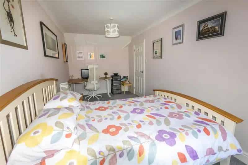 4 Bed Detached House for Sale