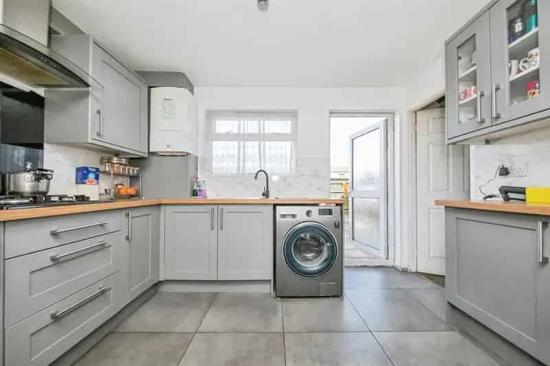 Spacious 3-Bed Terraced House Colchester