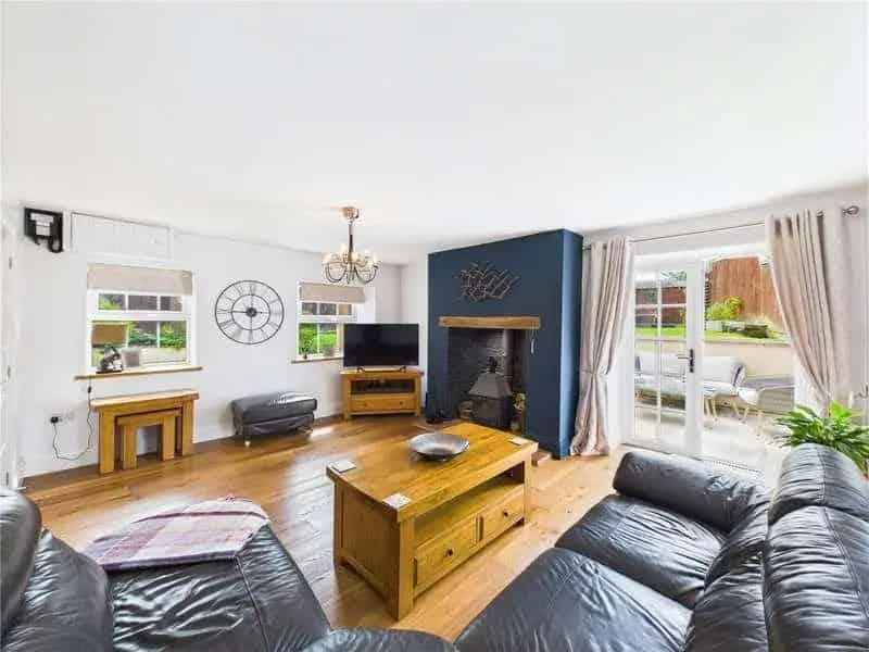 3 Bed House For Sale - Modern, Spacious, Family Home