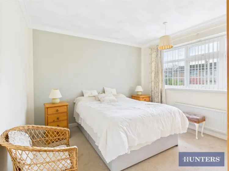 2 Bedroom Bungalow Near Filey Beach For Sale