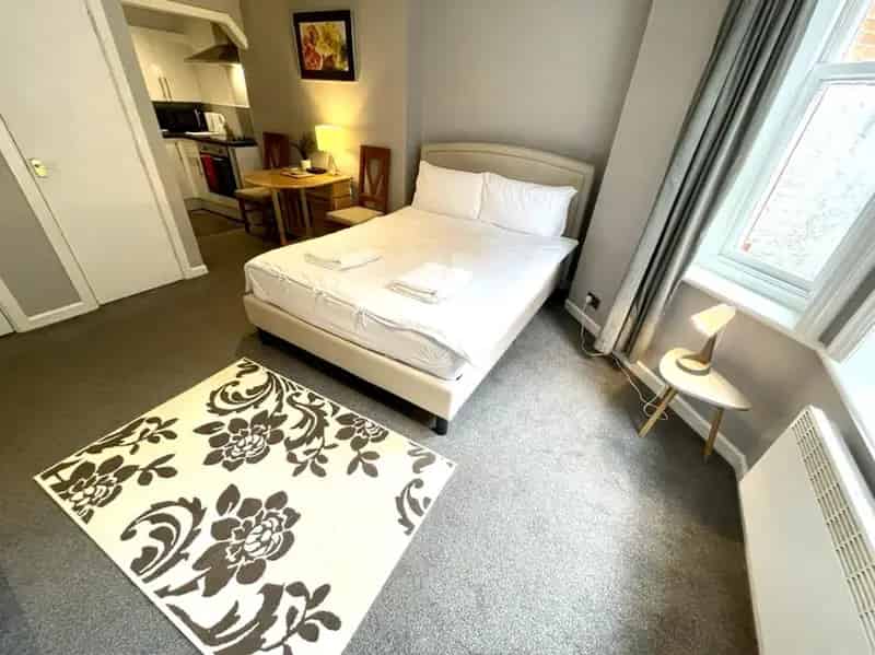 Bournemouth Beach Studio Flat - Fully Furnished