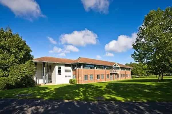 Park House Office Building to Rent