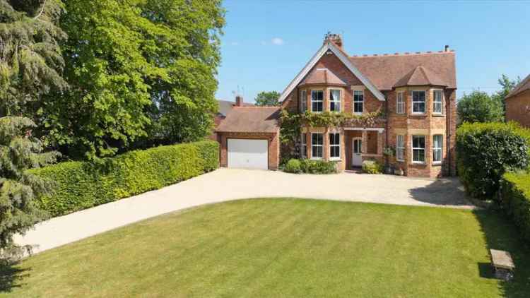 4 Bedroom Detached House for Sale in Churchdown