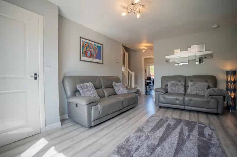 3 Bedroom End-Terraced House For Sale