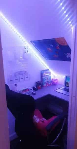 2 Bed Flat Near London Train Station  - Newly Decorated