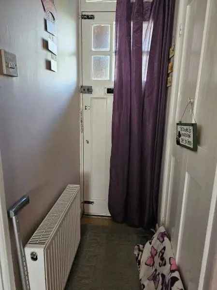 2 or 3 Bed House with Adaptations Garden Bungalow London