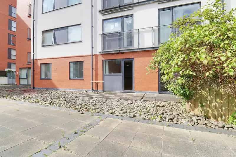 2 Bedroom Ground Floor Apartment Near Birmingham City Centre