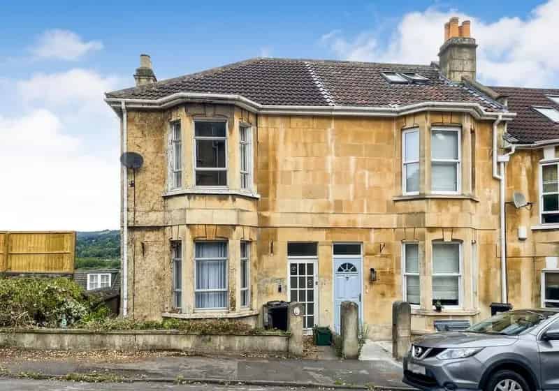 5 Bedroom End of Terrace House For Sale Near Alexandra Park