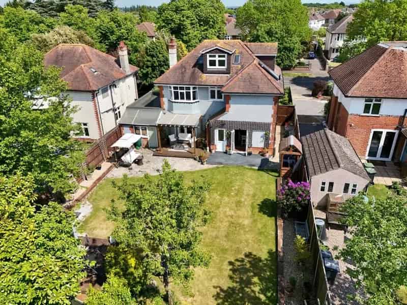 5 bedroom detached house for sale
