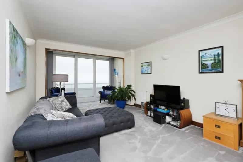 Seafront Apartment Eastbourne South Cliff Tower 2 Beds Balcony Parking Concierge