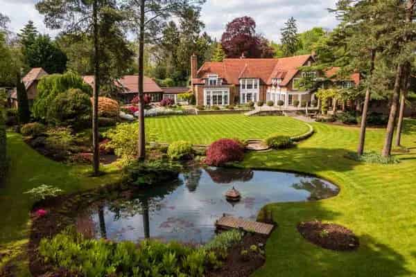 Luxury Family Home with Leisure Complex and Extensive Gardens