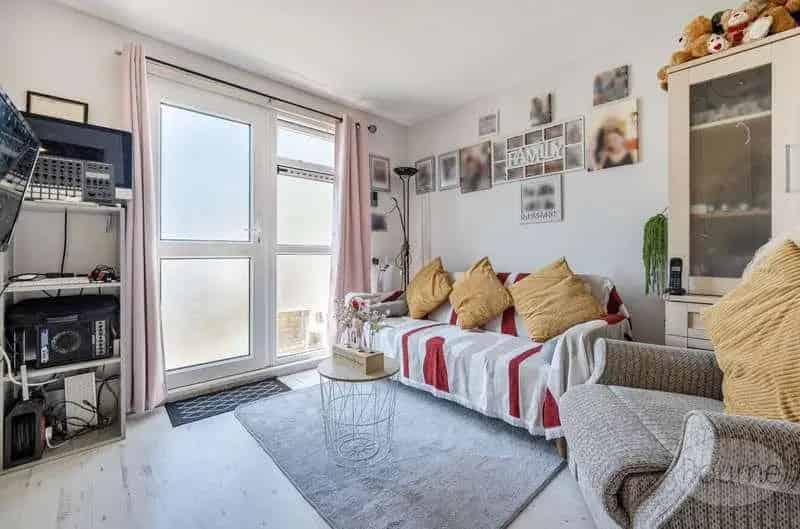 1 Bed Flat for Sale near Guildford