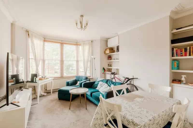 2 Bedroom Flat for Sale near Cotham Hill and Whiteladies Road