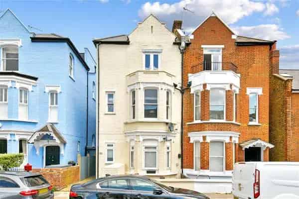 One Bedroom Flat for Sale in Fulham, London