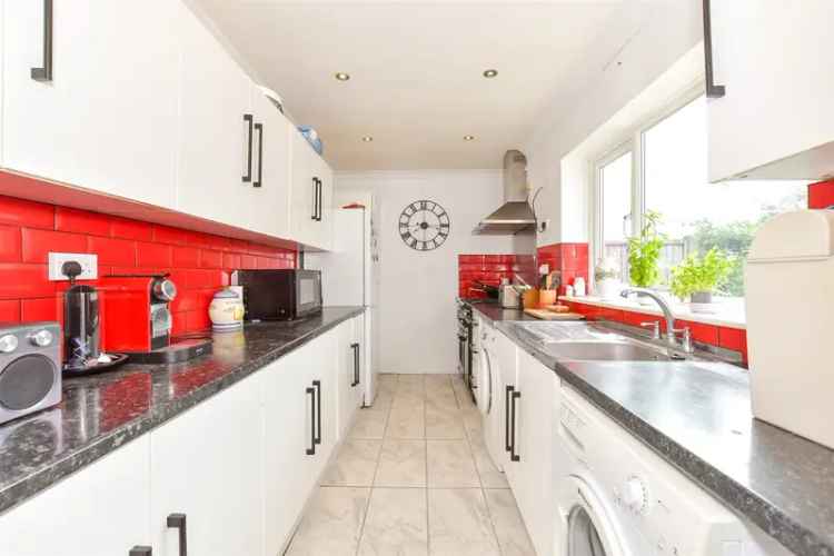 4 Bedroom End of Terrace House for Sale in Selsey
