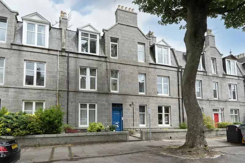 Spacious 2-Bedroom Apartment in Aberdeen's Rosemount Area