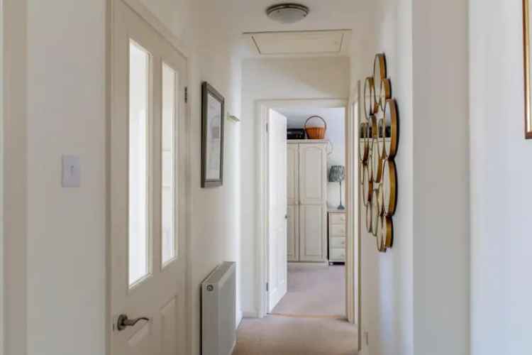 2 Bedroom Apartment for Sale in Sydney Wharf