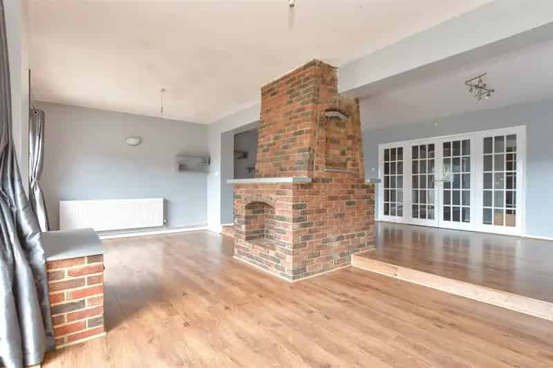 4 Bedroom Semi-Detached House for Sale in Bean