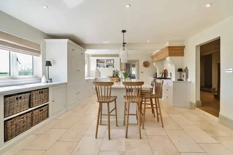 6 Bedroom Detached House to Rent - Luxury Renovation