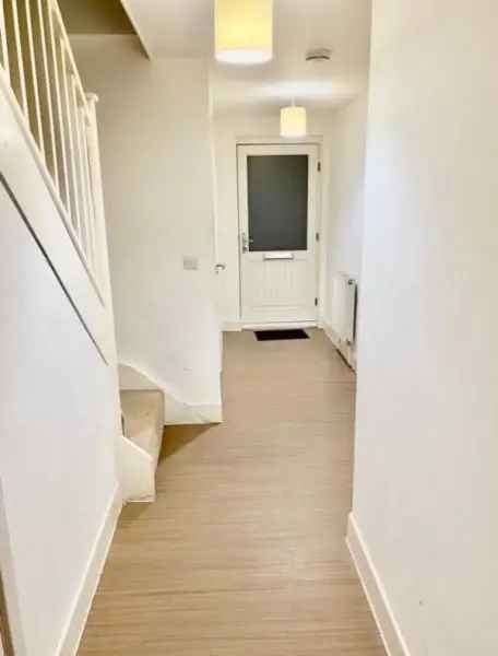 Flat For Rent in Basildon, England