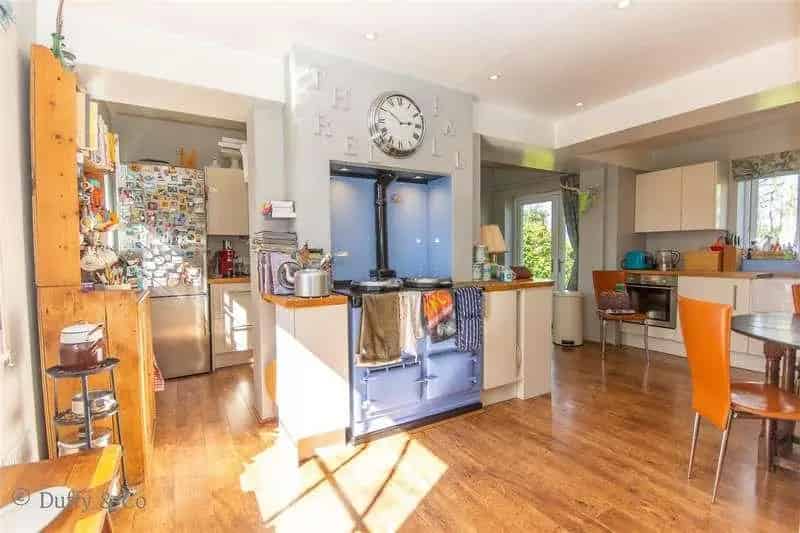 4 Bed Detached House for Sale in Warninglid