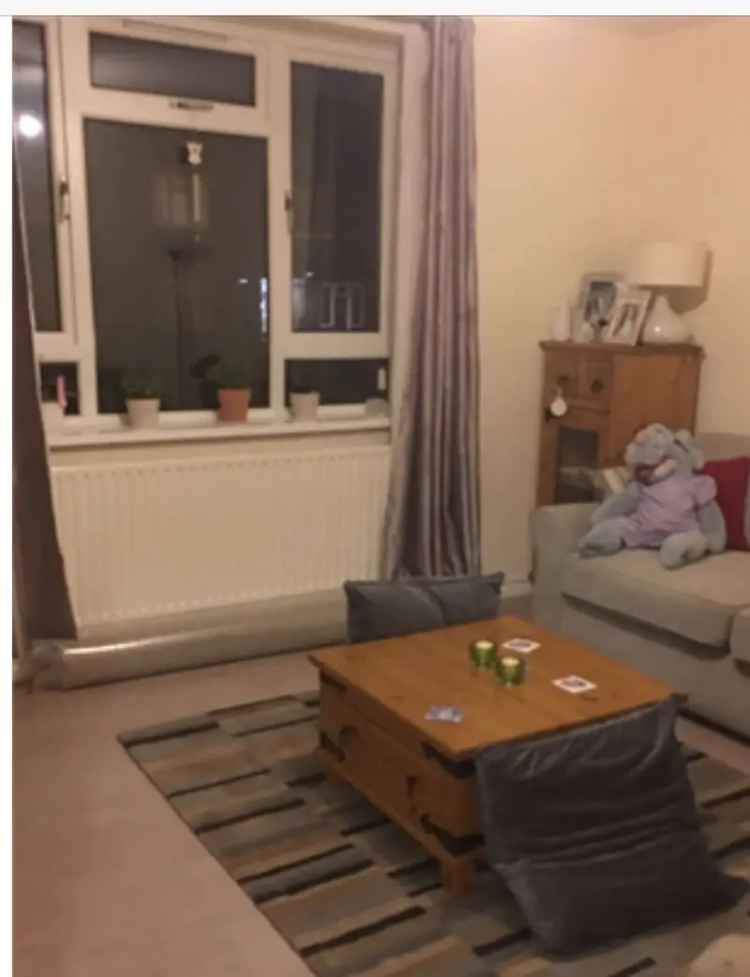 Flat For Rent in Epping Forest, England