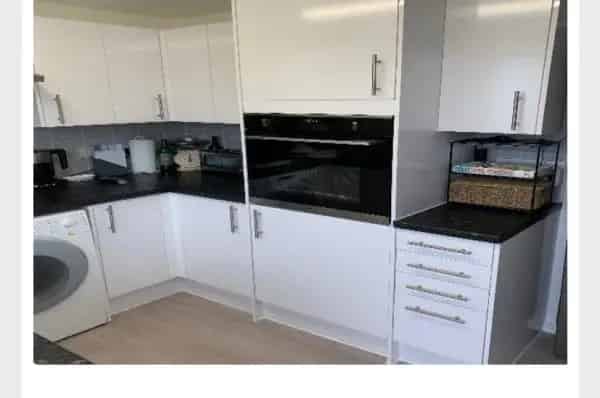 Over 50s Retirement Home Lovely Village Pet Friendly Garden Walk in Shower