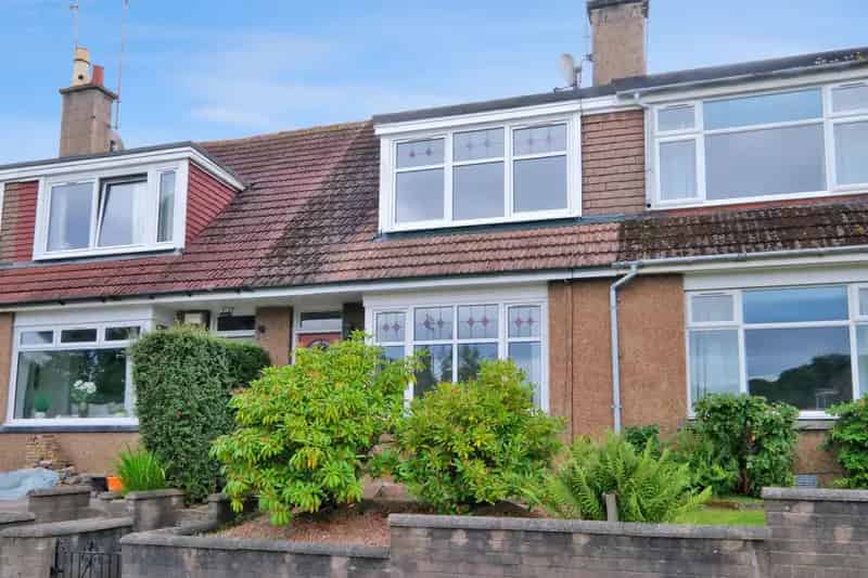 2 Bedroom House Near Aberdeen University - Off Street Parking