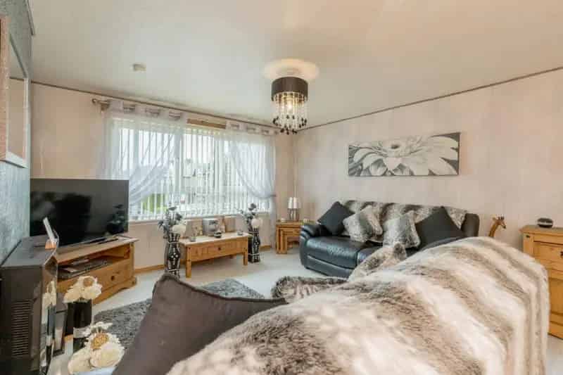 3 Bedroom Flat for Sale in Magdalene