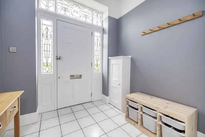 5 Bedroom Granite Mid Terraced Villa For Sale
