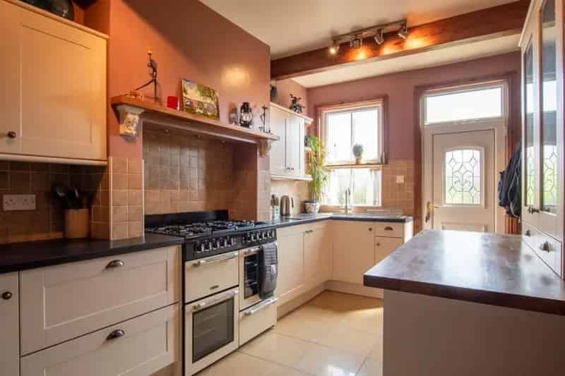 4 Bedroom Victorian House For Sale