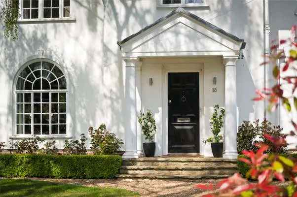 Family Home Esher Surrey 5 Bedrooms 3 Bathrooms Detached House