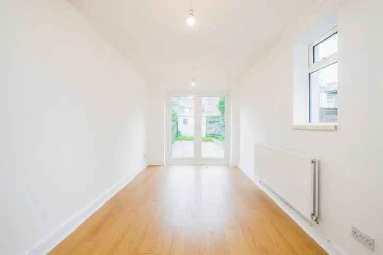 3 Bed Mid Terrace House Splitt Cardiff
