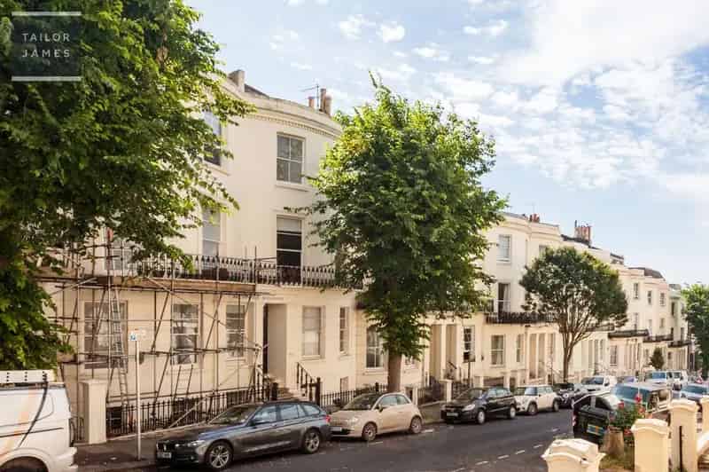 2 Bedroom Flat for Sale in Hove Brunswick Town