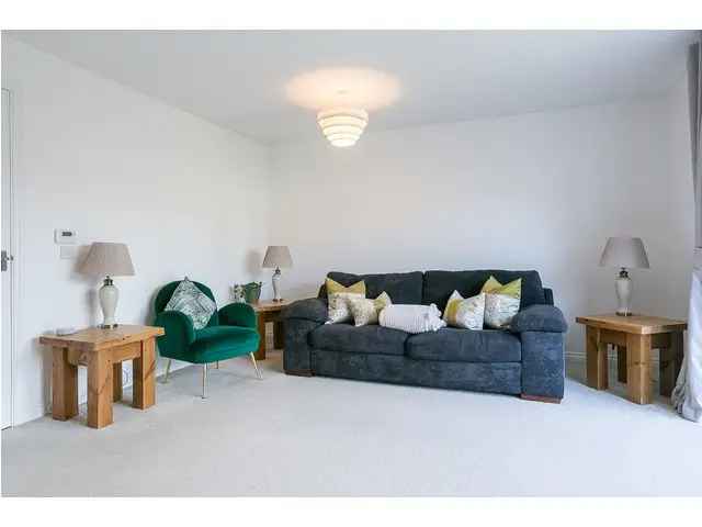 3 Bedroom Semi Detached House for Sale in Winchburgh