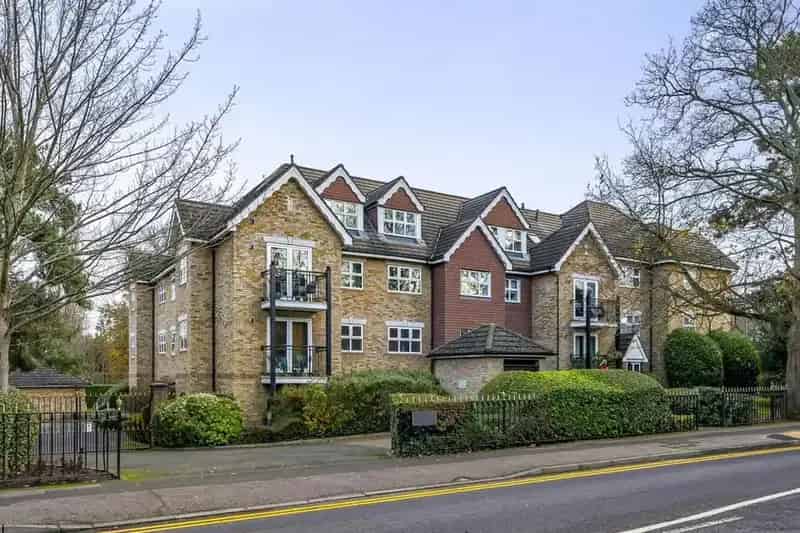 2 bedroom flat for sale